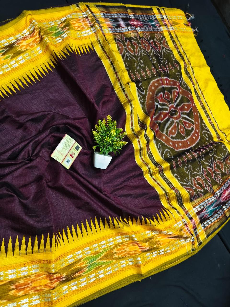 Pochampally Ikkat Pattu Silk Saree