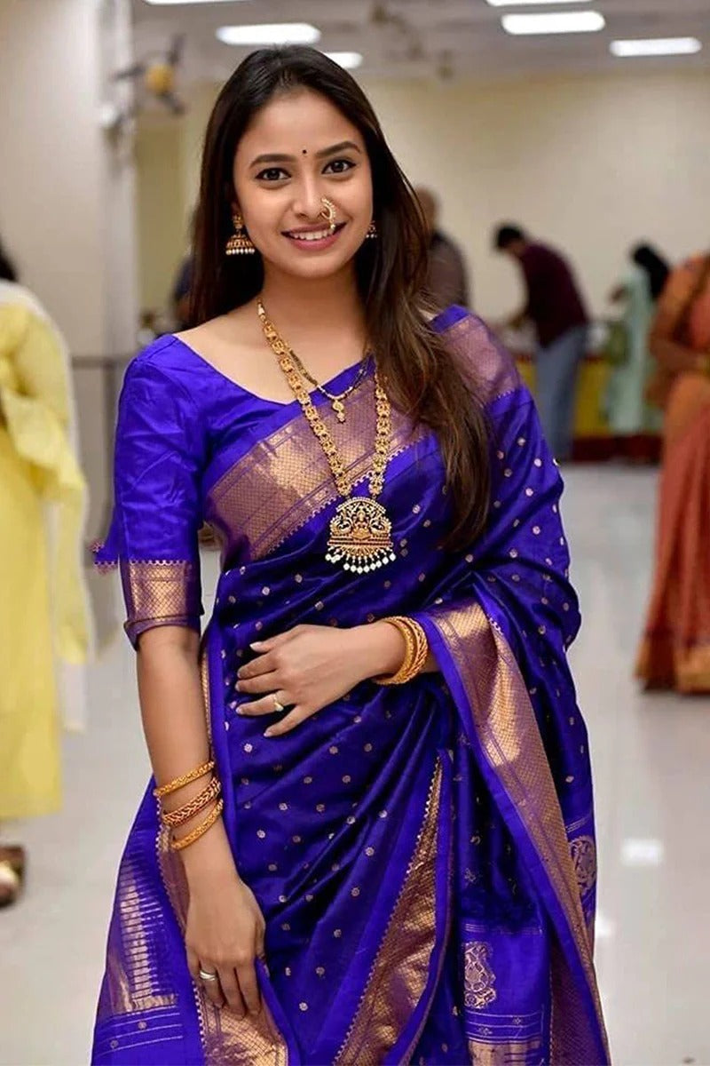 Blue Soft Silk Saree With Entrancing Blouse Piece