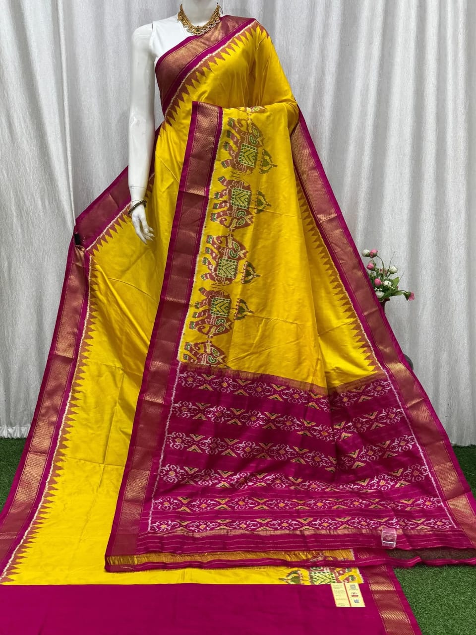 Pochampally Designer And Dolla Silk Fabric Sarees