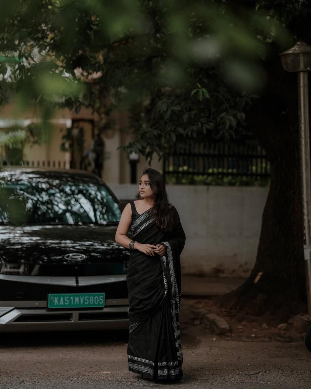 Posh Black Cotton Silk Saree With Lissome Blouse Piece
