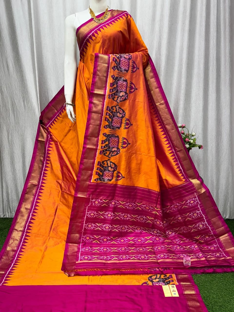Pochampally Designer And Dolla Silk Fabric Sarees