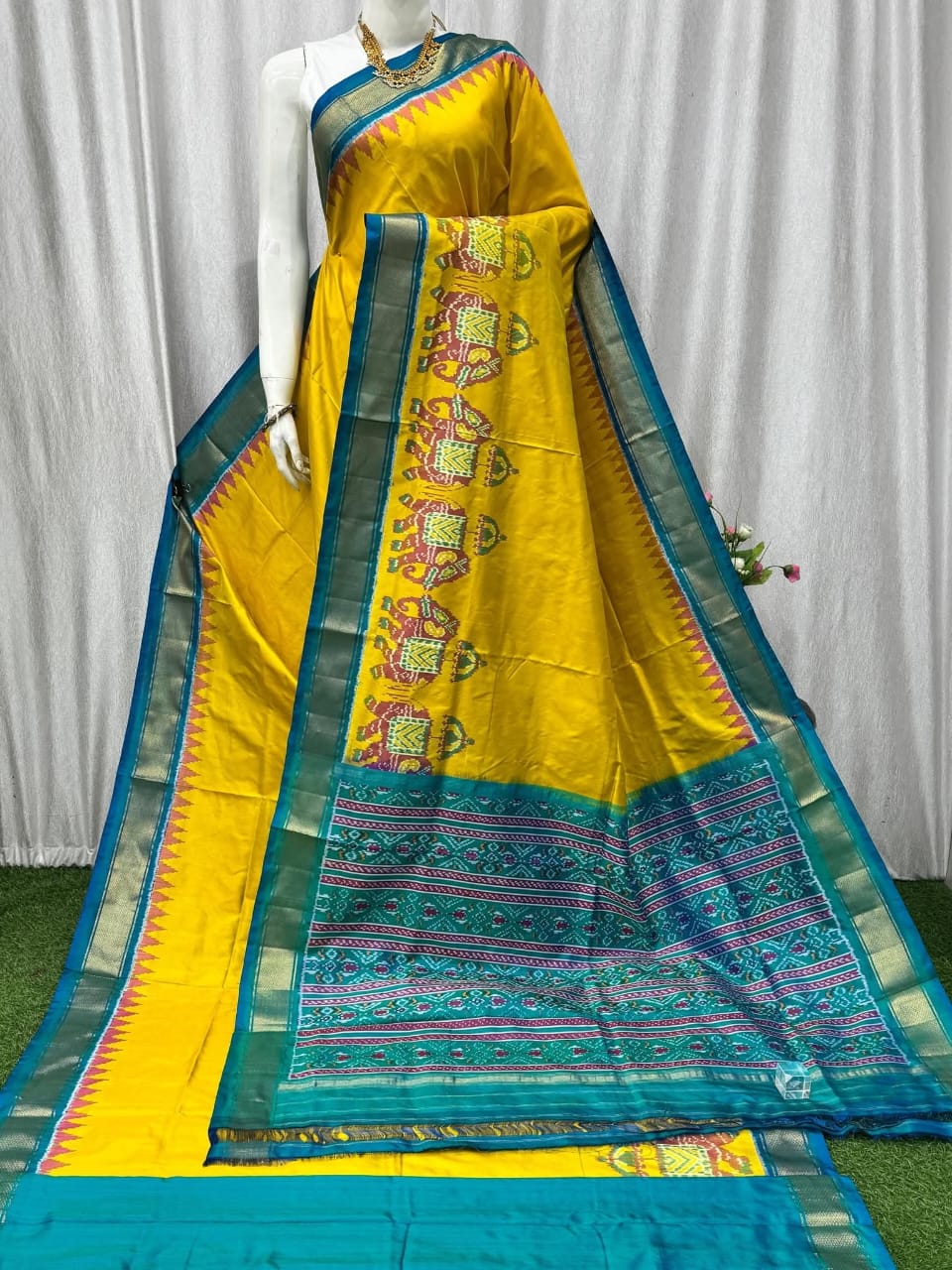 Pochampally Designer And Dolla Silk Fabric Sarees