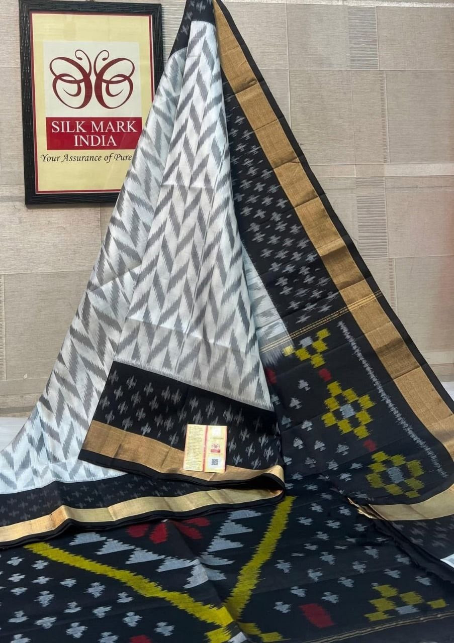 White Black Pochampally Ikkat Silk Saree with Zigzag Pattern